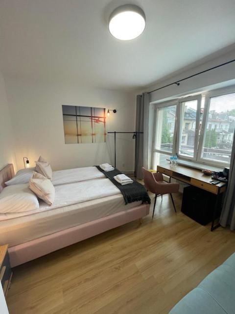 Terminal Family Airport Hostel Πόζναν Εξωτερικό φωτογραφία