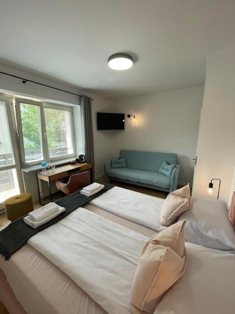 Terminal Family Airport Hostel Πόζναν Εξωτερικό φωτογραφία