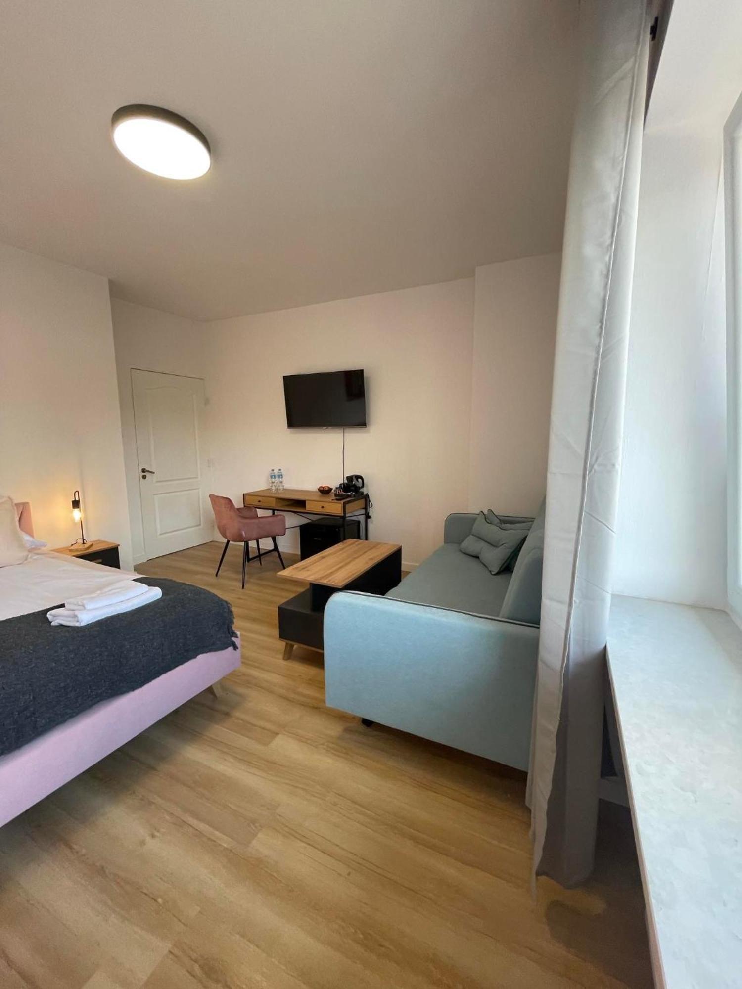 Terminal Family Airport Hostel Πόζναν Εξωτερικό φωτογραφία